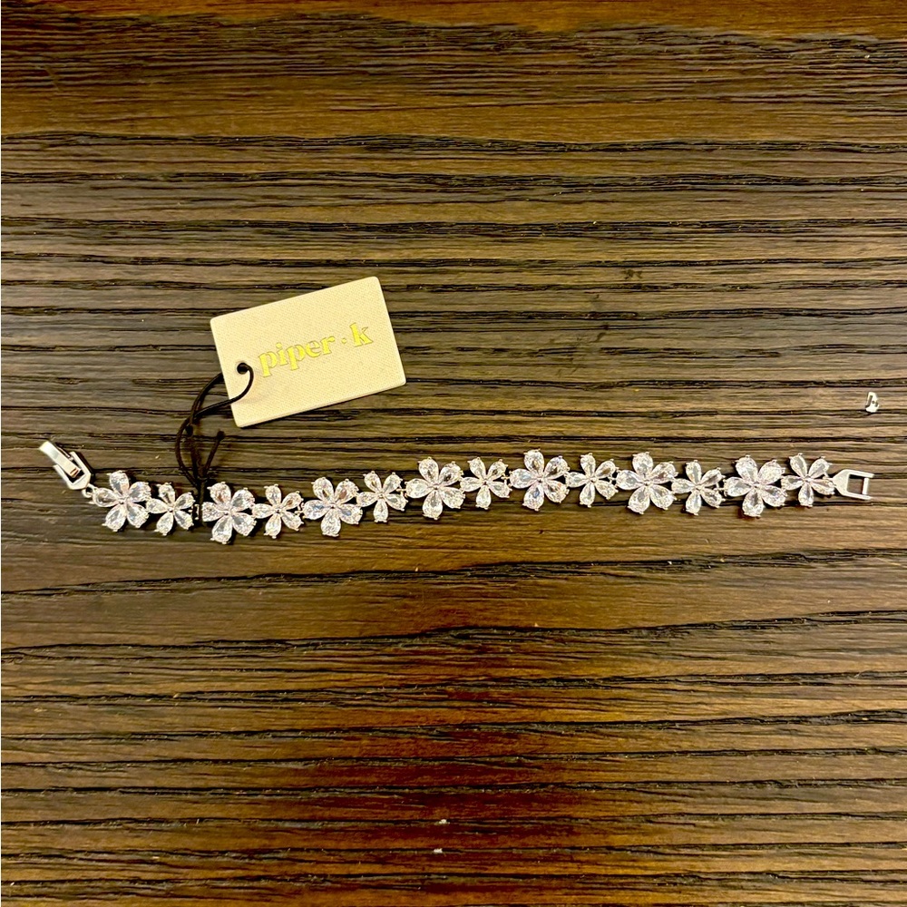NEW Piper K Silver Floral Bracelet